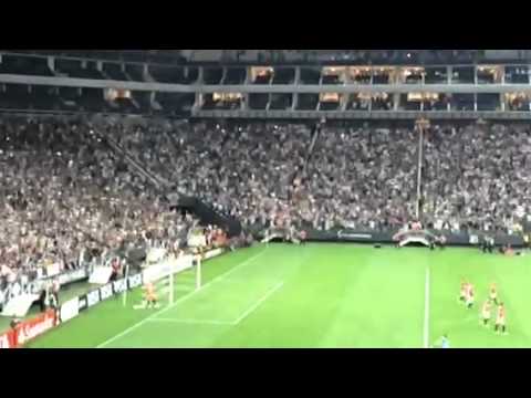 Gol de falta do Jadson contra o Danúbio do Uruguai