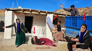 Download lagu Love and betrayal: Husband's anger over second wife's attacks on first wife, bringing tiles mp3