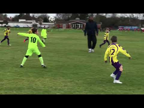 Tackle a player U9 Afewee