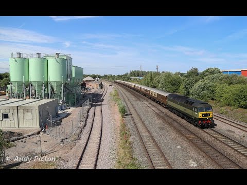 LSL's 47501 (D1944) rushes towards Banbury with 5Z47 ECS to Southall - 24.07.2022
