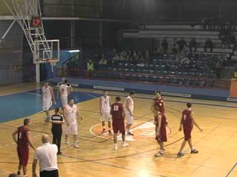 basket.ba: 5. kolo  /M/ Vogosca - Servitium  81 : 75