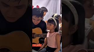 Download lagu Asik Bener Nyanyinya Adik Ini Suaranya Bagus mp3