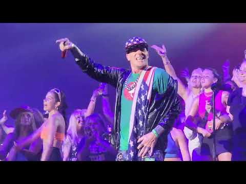 Vanilla Ice - Ice Ice Baby (2023 Concert Performance) - Lady Pissed In Her Jeans