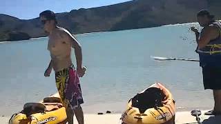preview picture of video 'Playa Balandra- Kayaks'
