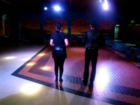 download lagu mp3 mp4 Pegaito Ballo Di Gruppo, download lagu Pegaito Ballo Di Gruppo gratis, unduh video klip Pegaito Ballo Di Gruppo