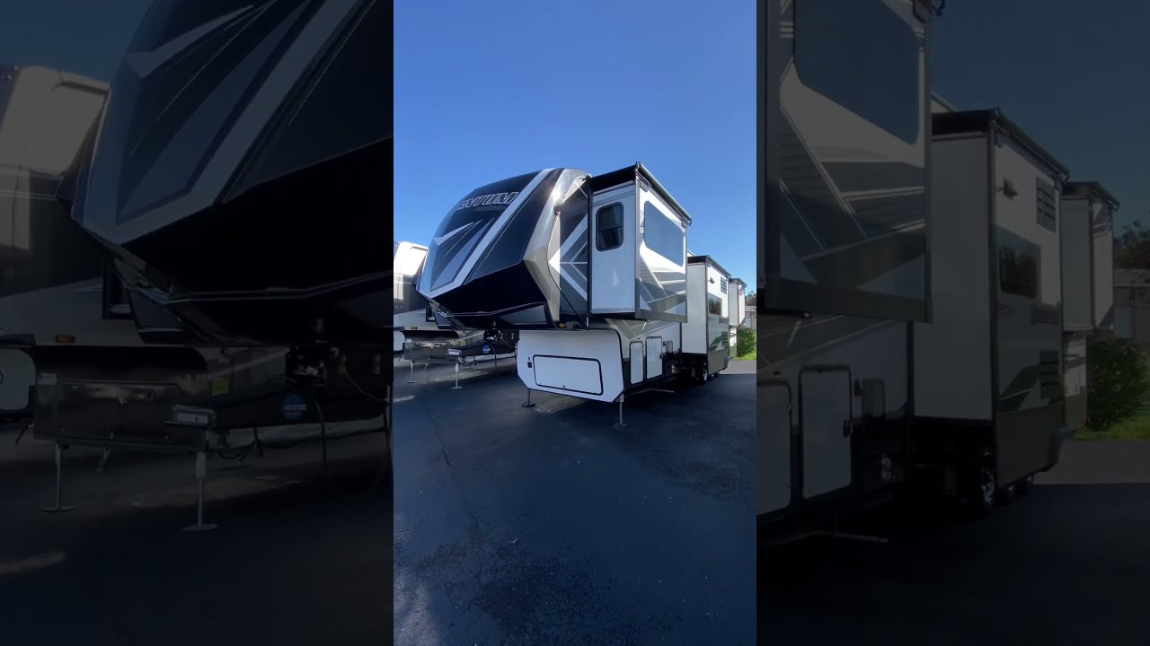 2021 Grand Design Momentum 376THS Toy Hauler Fifth Wheel