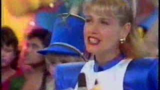 Xuxa canta &quot;Dona Girafa&quot; no Xou - 1989