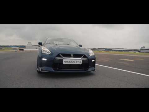 Nissan GT-R vs Drone GT-R