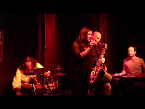 Andy Pilgers Smooth Attack feat. Shanai (Somebody That I Used To Know).mov