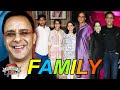 Vidhu Vinod Chopra Family With Parents, Wife, Son & Daughter | Bollywood Gallery