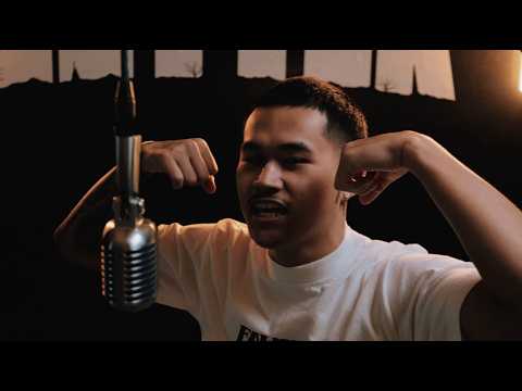 Glizzy Grey - "FULL FLEDGE" | Live From The Gutter Studio Performance