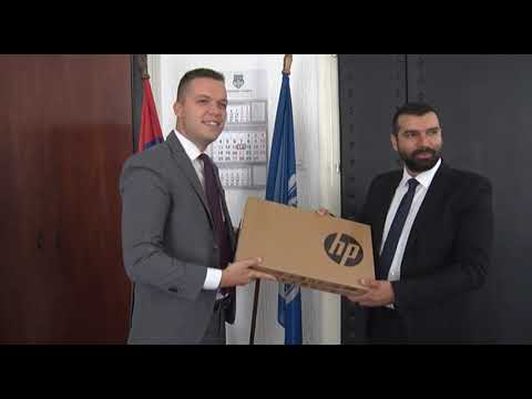Dodela lap top racunara opstini Raska   Poklon Ministarstva za drzavnu upravu i lokalnu samoupravu