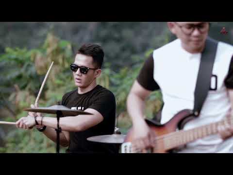 Dadali - Lihat Ku Disini (Official Video)