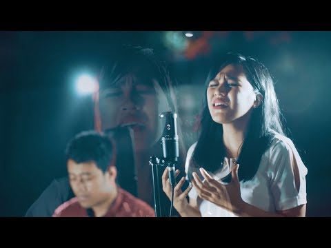 download lagu mp3 mp4 Betharia Sonatha Jangan Simpan Rindu Live Accoustic, download lagu Betharia Sonatha Jangan Simpan Rindu Live Accoustic gratis, unduh video klip Betharia Sonatha Jangan Simpan Rindu Live Accoustic