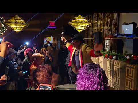 Maxwell Entertainment The system don't disturb this grove Mic Murphy at the Taj