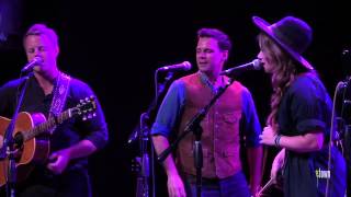 The Lone Bellow - &quot;You Don&#39;t Love Me Like You Used To&quot; (eTown webisode #434)
