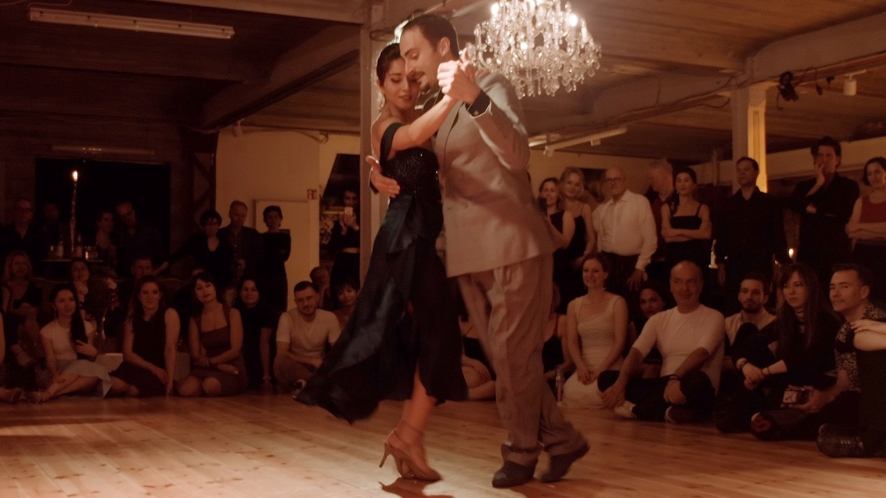 Video thumbnail for Lorena Tarantino and Gianpiero Galdi – Estampa de varón