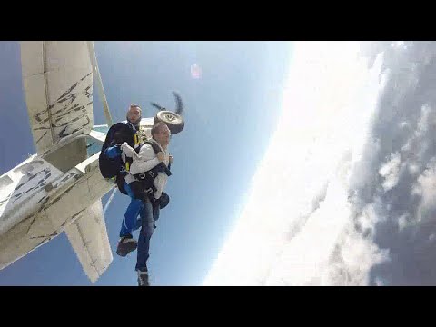 download lagu mp3 mp4 Saut Parachute Tallard, download lagu Saut Parachute Tallard gratis, unduh video klip Saut Parachute Tallard