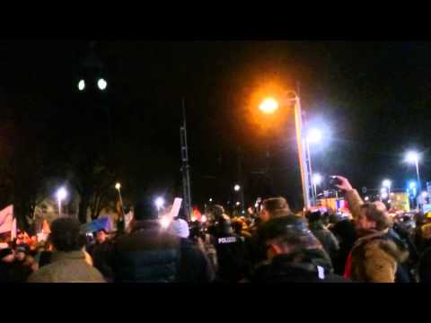 Pegida-Demo in Dresden am 12.01.2015 neben Blockade nopegida_3