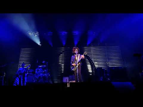 Lenny Kravitz - Bank Robber Man - live @ Helsinki 2019