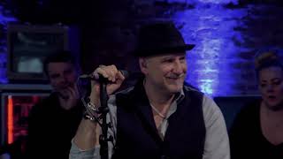 FURY IN THE SLAUGHTERHOUSE - &quot;Seconds To Fall&quot; (Live &amp; Acoustic) (Offizielles Video)