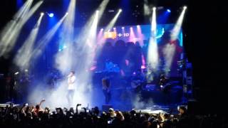 Download lagu Sebastián Yatra - Alguien Robo (En Vivo) mp3
