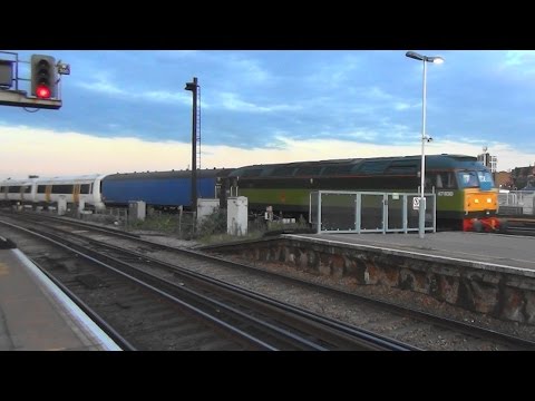 (HD) ROG BR Green 47830 drags Southeastern 375310 on 5Q57 for refurbishment. 19.9.15