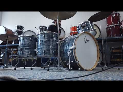 Gretsch Renown Silver Oyster Pearl Drum Kit