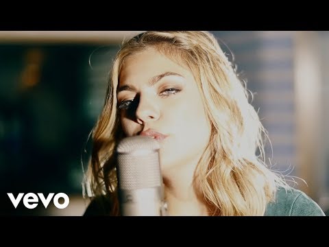 download lagu mp3 mp4 Louane Emera Rester Seule, download lagu Louane Emera Rester Seule gratis, unduh video klip Louane Emera Rester Seule