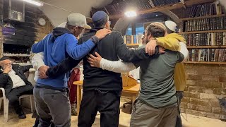 הרב שלום סבג – פתיחת לבבות ♥️  (הרב שלום סבג) - התמונה מוצגת ישירות מתוך אתר האינטרנט יוטיוב. זכויות היוצרים בתמונה שייכות ליוצרה. קישור קרדיט למקור התוכן נמצא בתוך דף הסרטון