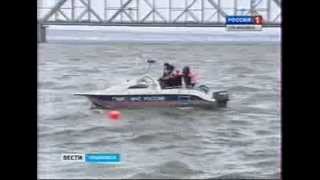 preview picture of video 'Моржи переплыли Волгу в Ульяновске 30 ноября 2013'