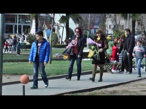 A1 Report - 8 marsi, mes gruas e nënës në Tiranë festohet e protestohet