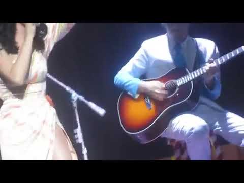 FLOP katy perry's flute fail 🖕