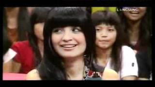 Download lagu Shireen Sungkar & Teuku Wisnu Steal Time to Date mp3