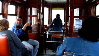 preview picture of video 'Nice tram driver! Porto tram'