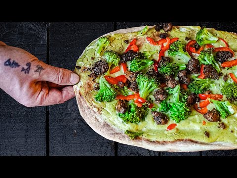 Cauliflower-Garlic White Sauce Turns Wilting Veg Into a 11/10 Vegan Pizza
