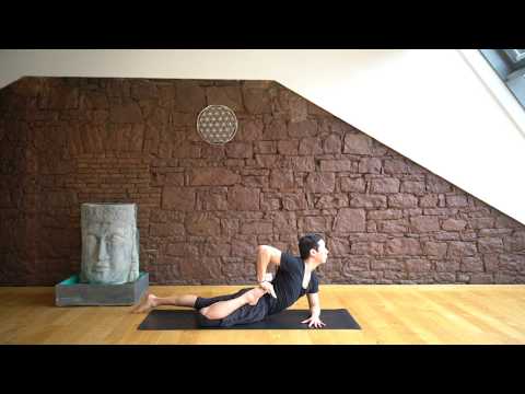 84 Halber Frosch Der Yoga Coach by Stephan Suh