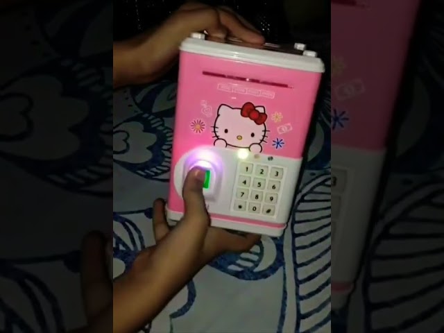 Vídeo relacionado con Hello Kitty caja de dinero Banco de moneda/, Standing