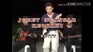 Download lagu Betty - Joget Ngansar Ke Kaki Karaoke mp3