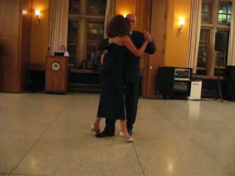  a  dance  to  the  tango  "  Don Augustin Bardi  "  by  Osvaldo Pugliese  in  2008