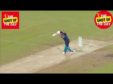 King Kohli Plays an Absolutely Gorgeous Lofted Drive Over Long Off for SIX #indvsaus2020