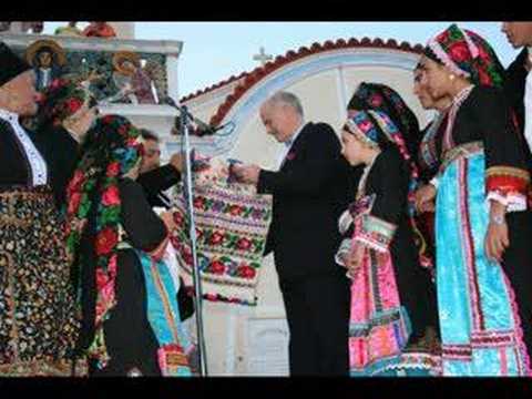 PAPANDREOU  VISITS  OLYMPOS