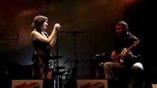 Andrea Corr - Ideal world (Live in Barcelona 2007)