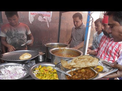 It's a Breakfast Time in Amritsar Street - 2 Puri with Chana & Aloo Curry @ 20 rs Only