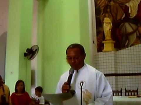 Padre Vanderlei de Morais celebra casamento entre Antonio Cesar e Anna Loiola