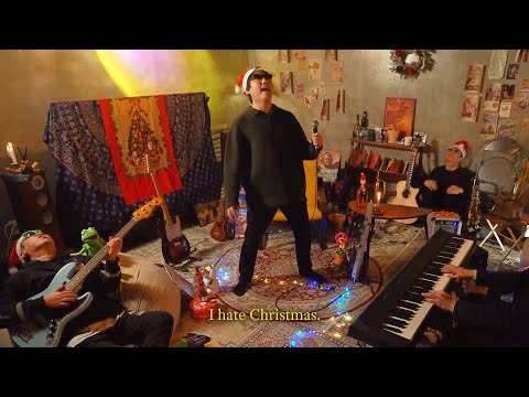 I hate christmas - Charming Jo