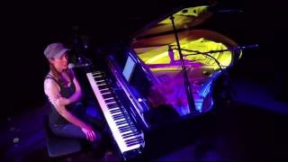 Holly Bowling: Taste