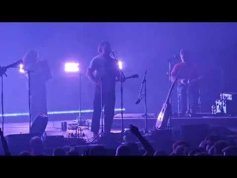 The Mary Wallopers | The Frost Is All Over | live in SSE ARENA Belfast 2025