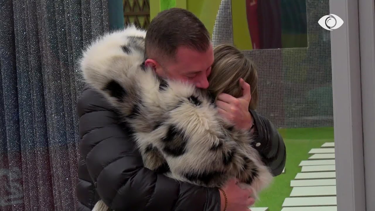 Sqarimi mbyllet me përqafim/ Romeo i përlotur, Vesa i kërkon falje