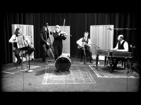 Aaron Ashton Band: Amari Szi Amari